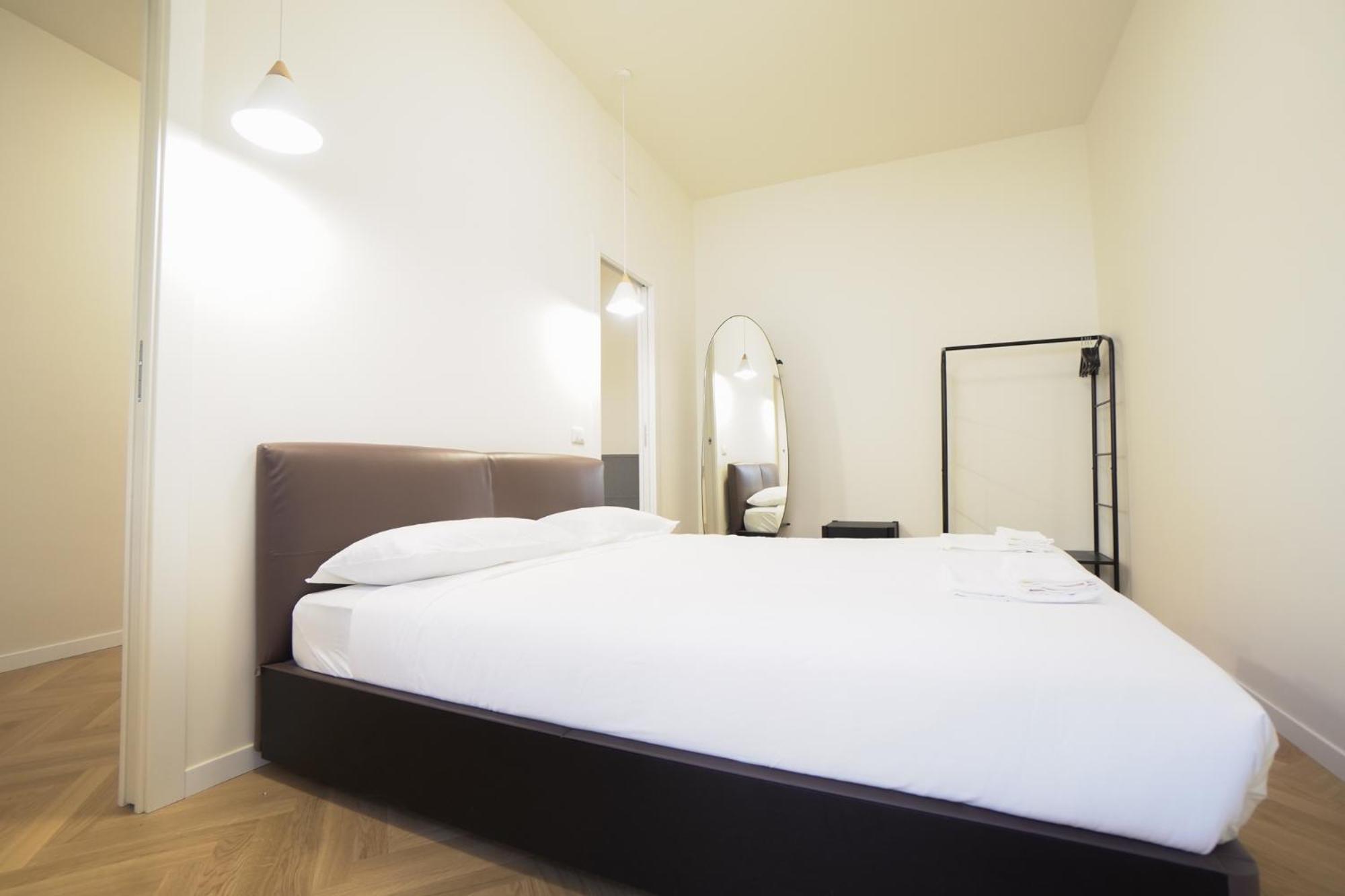Brera Livings - Luxury Apartment, Full City Center Милан Экстерьер фото