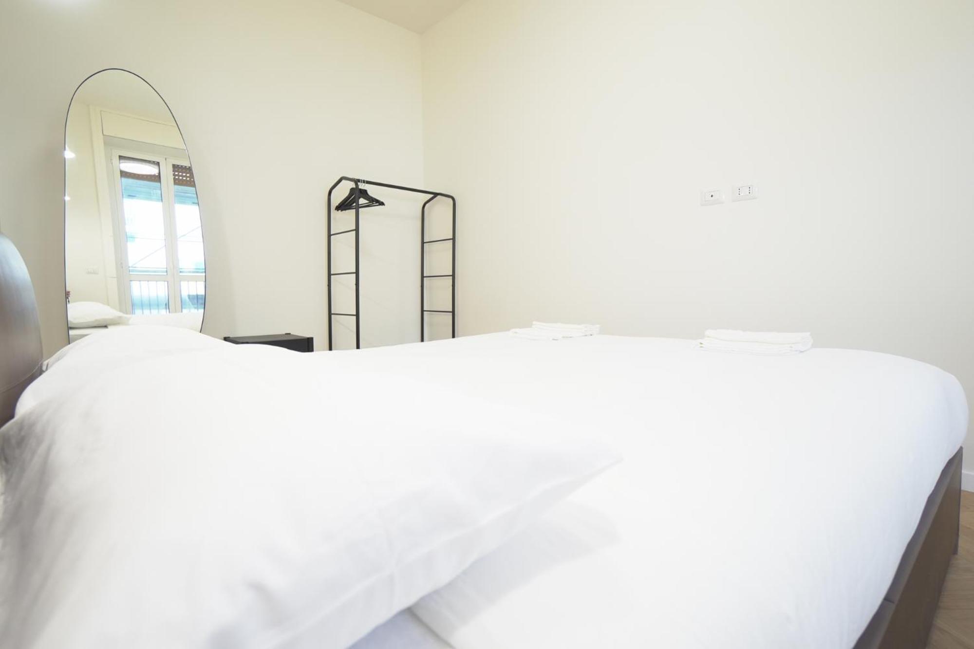 Brera Livings - Luxury Apartment, Full City Center Милан Экстерьер фото